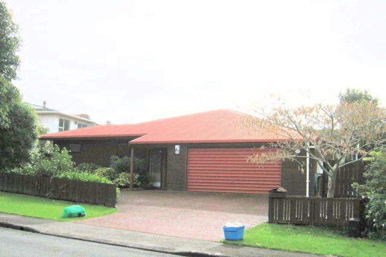 Photo of property in 10 Thorburn Avenue, Red Beach, 0932