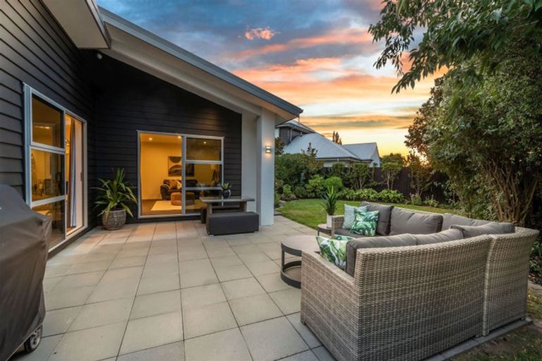 Photo of property in 8 Springwater Avenue, Northwood, Christchurch, 8051