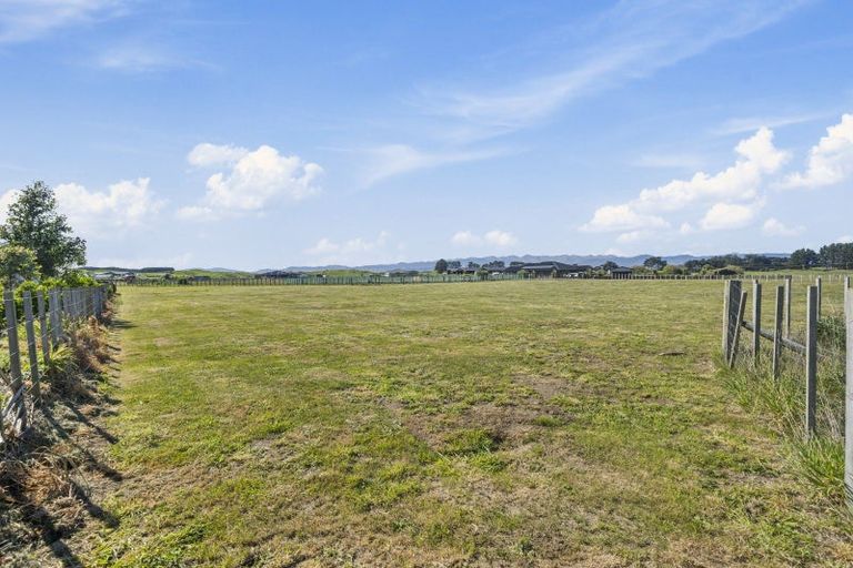 Photo of property in 16 Mowhia Grove, Waitarere, Levin, 5510
