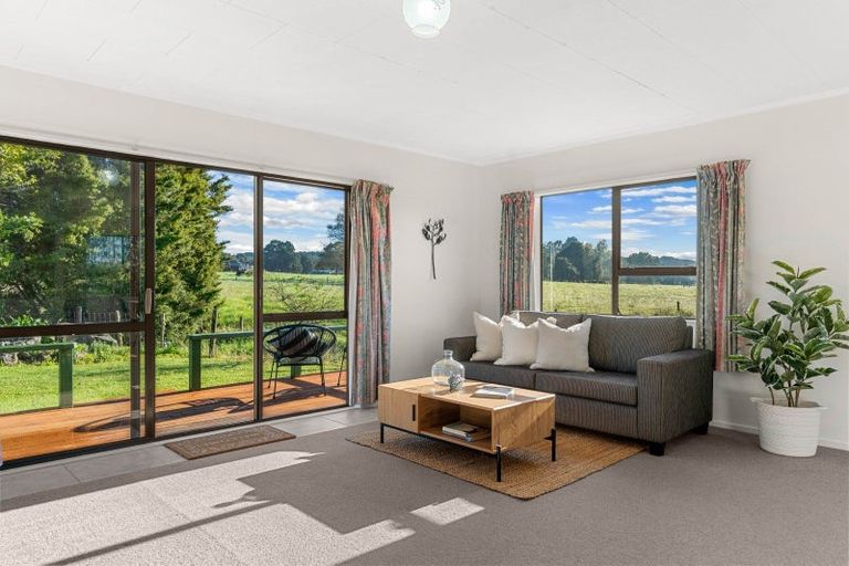 Photo of property in 299 Tauraroa Road, Maungakaramea, Whangarei, 0178