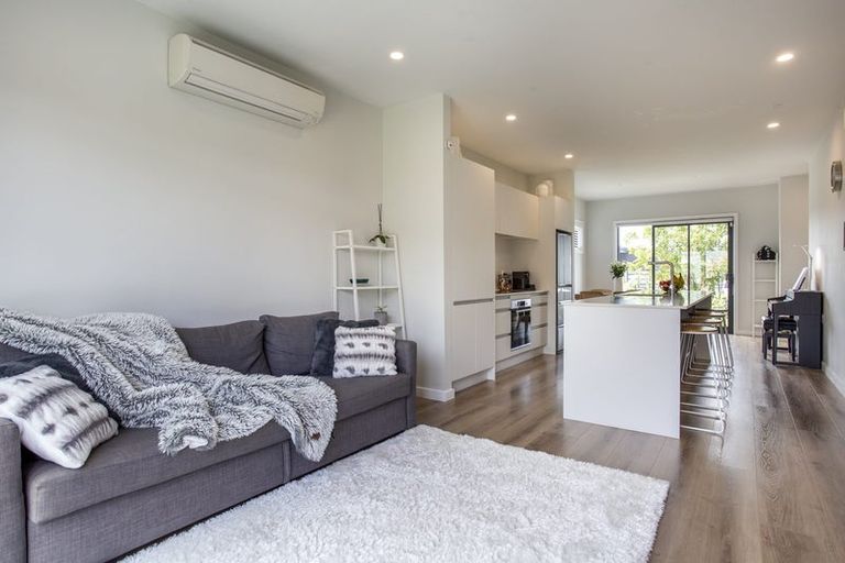 Photo of property in 10 Joshua Carder Drive, Hobsonville, Auckland, 0616