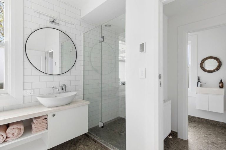 Photo of property in 16 Hamilton Road, Cambridge, 3434