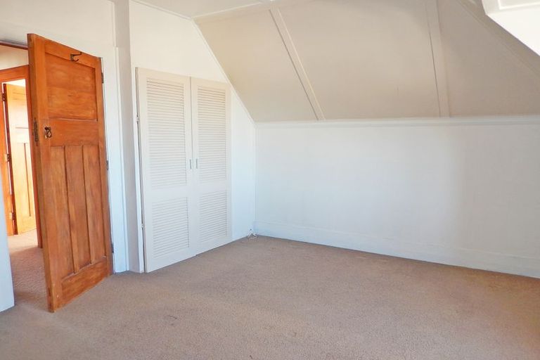 Photo of property in 11 Wharfe Street, South Hill, Oamaru, 9400