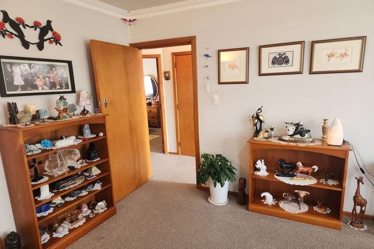 Photo of property in 75 Winchester Street, Levin, 5510