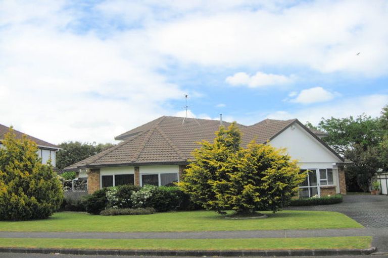 Photo of property in 153 Walter Strevens Drive, Conifer Grove, Takanini, 2112