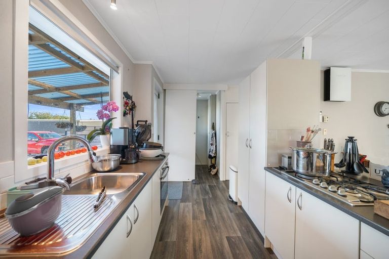 Photo of property in 16 Kowhai Avenue, Kaiaua, Miranda, 2473