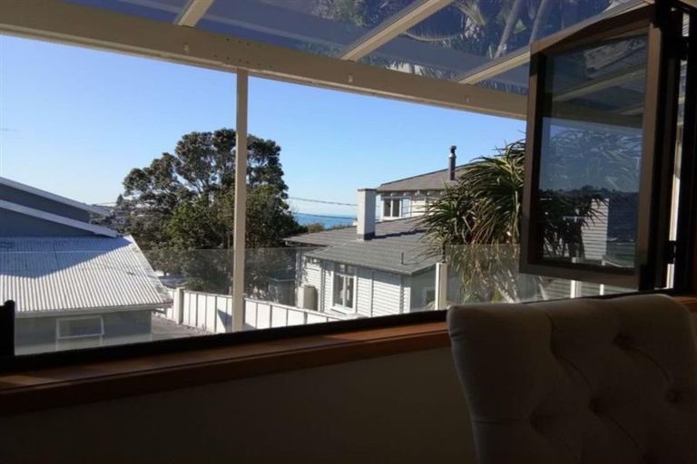 Photo of property in 1/28 Rangitoto Terrace, Milford, Auckland, 0620