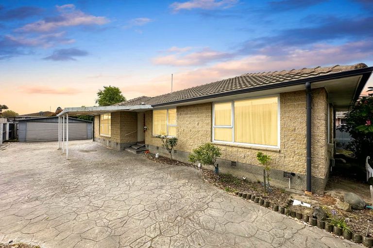 Photo of property in 8 Davidson Crescent, Hornby, Christchurch, 8042