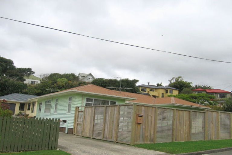 Photo of property in 6 Park Avenue, Tawa, Wellington, 5028