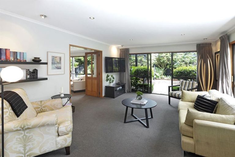 Photo of property in 5b Regency Crescent, Redwood, Christchurch, 8051