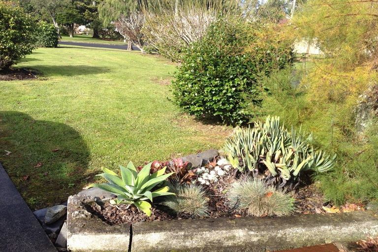 Photo of property in 37 Millen Avenue, Pakuranga, Auckland, 2010