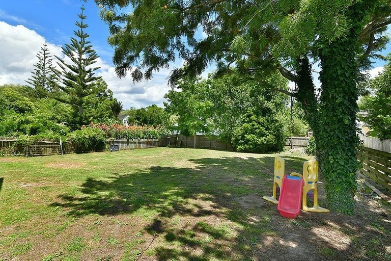 Photo of property in 129 Awaroa Road, Helensville, 0800