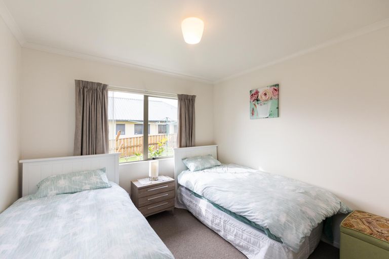 Photo of property in 63 Pacific Drive, Fitzherbert, Palmerston North, 4410