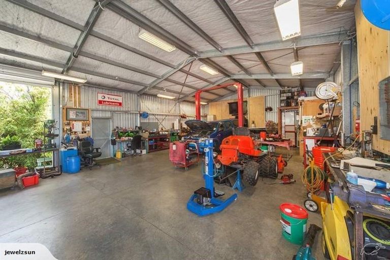 Photo of property in 25 Hull Road, Waitoki, Kaukapakapa, 0871