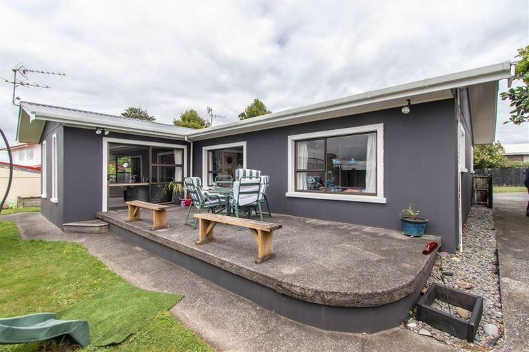 Photo of property in 4 Kamahi Place, Inglewood, 4330