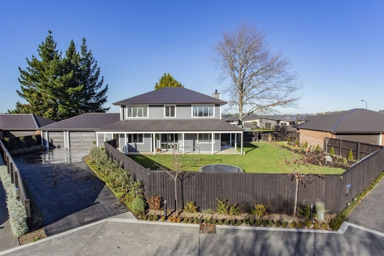Photo of property in 13 Mcivor Place, Rangiora, 7400