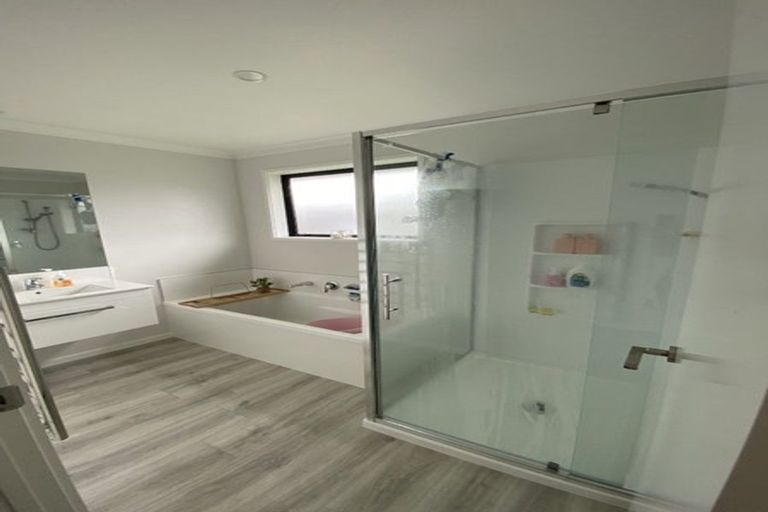 Photo of property in 4 Komata Crescent, Papamoa Beach, Papamoa, 3118