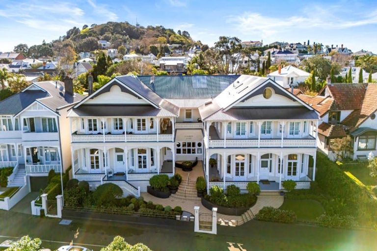 Photo of property in 2/5 King Edward Parade, Devonport, Auckland, 0624