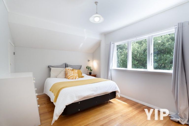 Photo of property in 74 Newlands Road, Newlands, Wellington, 6037