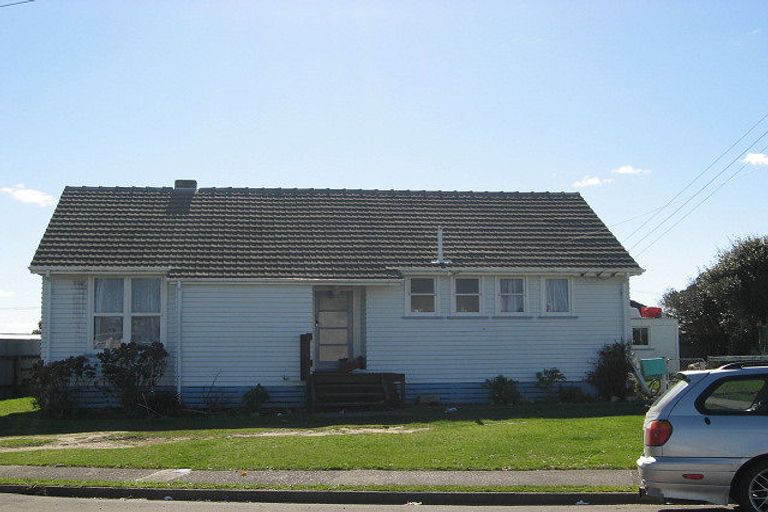 Photo of property in 2 Miro Street, Levin, 5510