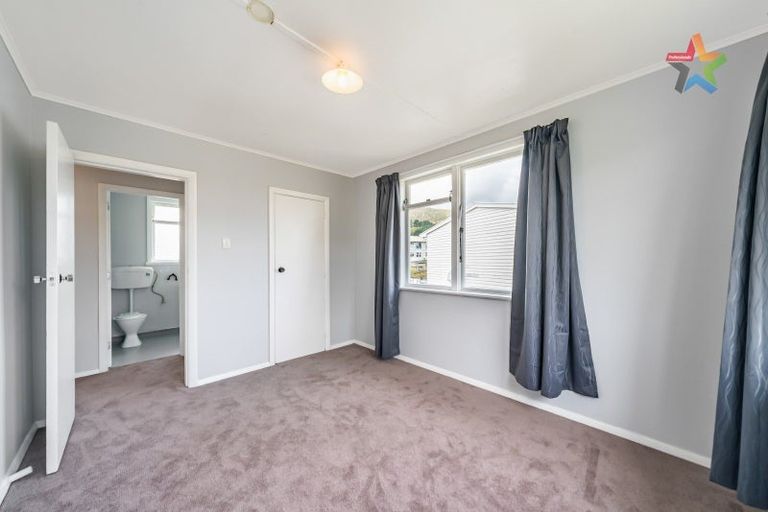 Photo of property in 40 Bell Street, Tawa, Wellington, 5028
