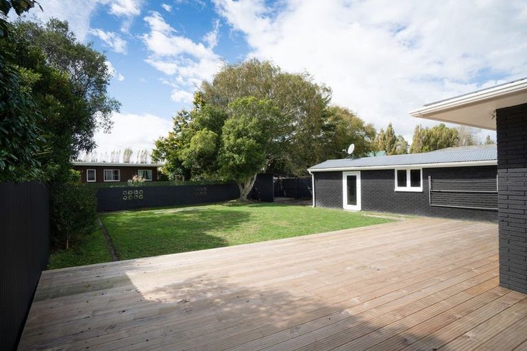 Photo of property in 15 Ruamahanga Crescent, Terrace End, Palmerston North, 4410