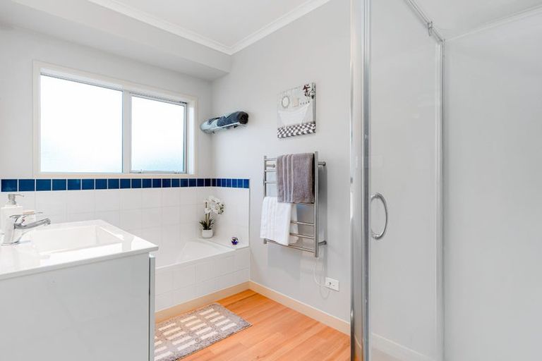 Photo of property in 35 Masefield Terrace, Kelvin Grove, Palmerston North, 4414