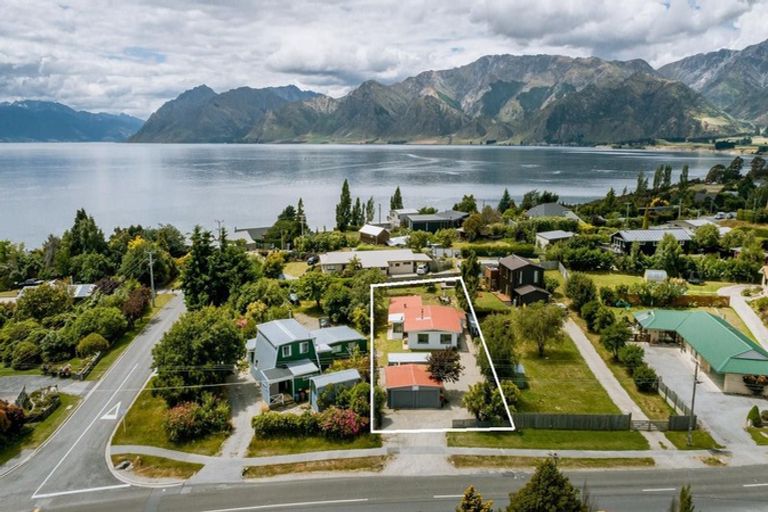 Photo of property in 132 Capell Avenue, Lake Hawea, Wanaka, 9382