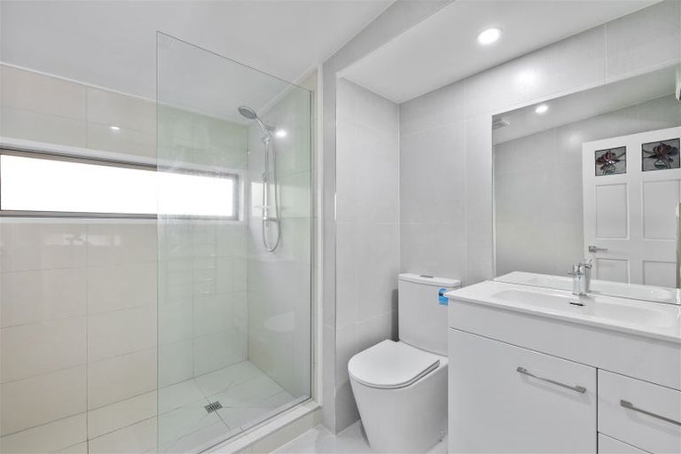 Photo of property in 9b Toledo Place, Mount Pleasant, Christchurch, 8081