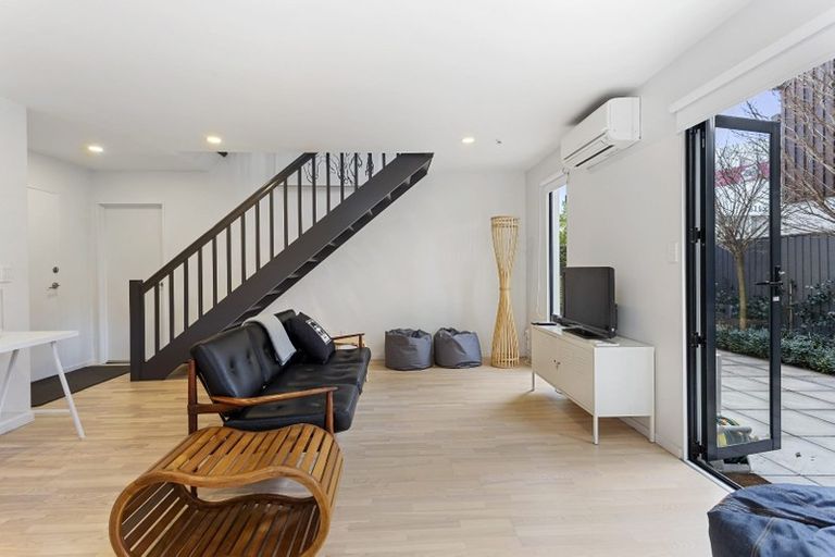 Photo of property in 2/388 Montreal Street, Christchurch Central, Christchurch, 8013