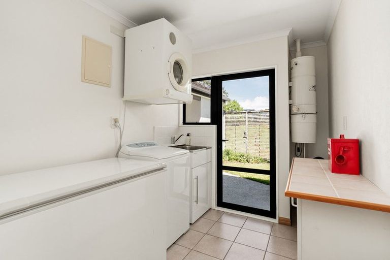 Photo of property in 42 Walker Road West, Aongatete, 3178