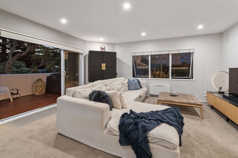 Photo of property in 6a Handley Avenue, Narrow Neck, Auckland, 0624