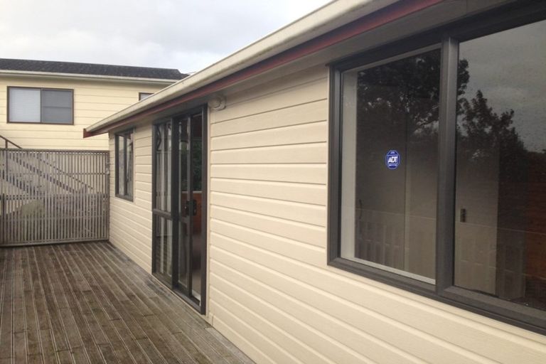 Photo of property in 13 Bayview Road, Hauraki, Auckland, 0622