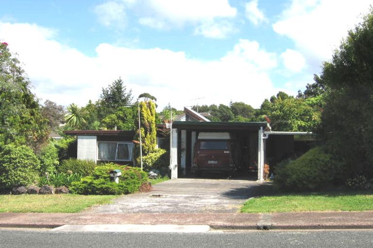 Photo of property in 9 Charmaine Road, Torbay, Auckland, 0630