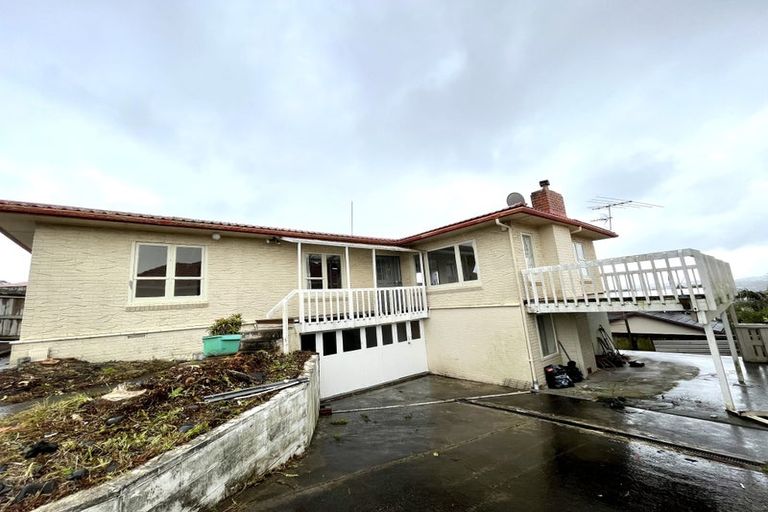 Photo of property in 75 Bradbury Road, Botany Downs, Auckland, 2010