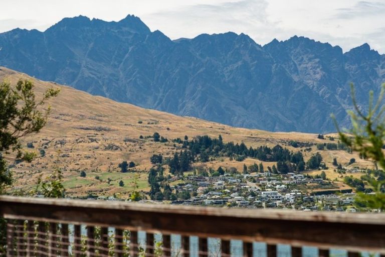 Photo of property in 12 Longwood Place, Queenstown, 9300