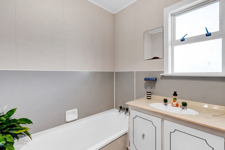 Photo of property in 283 Frankley Road, Ferndale, New Plymouth, 4310