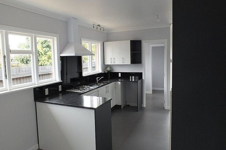 Photo of property in 124 Springs Road, Hornby, Christchurch, 8042