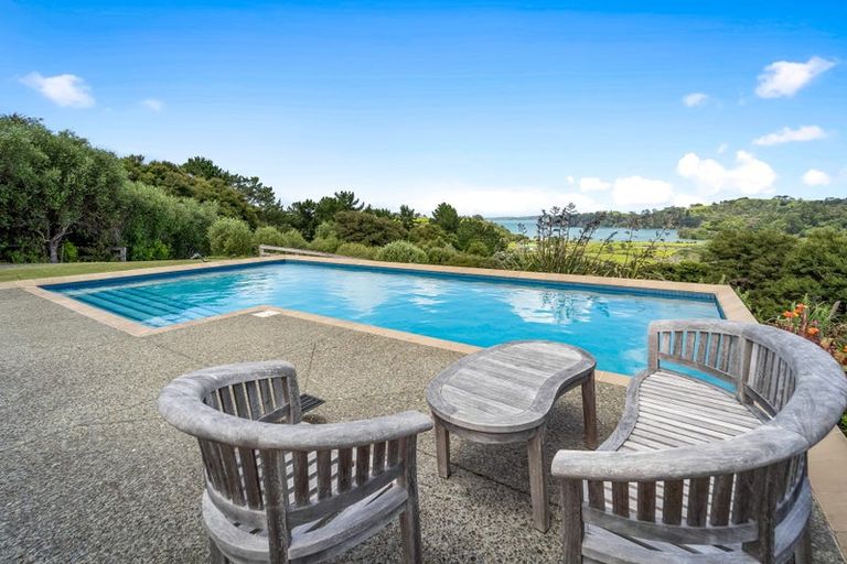 Photo of property in 923 Takatu Road, Tawharanui Peninsula, Warkworth, 0986