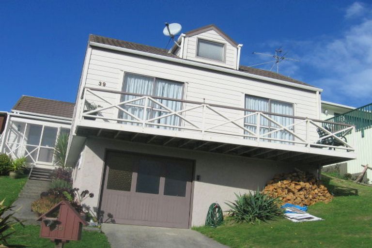 Photo of property in 39 Ernest Street, Ranui, Porirua, 5024