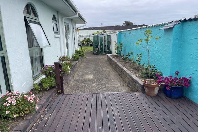 Photo of property in 1 Lantana Avenue, Bell Block, New Plymouth, 4312