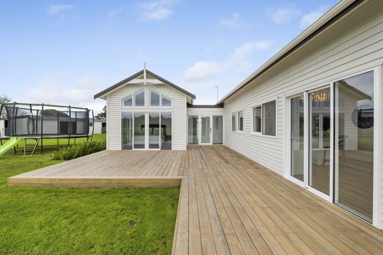 Photo of property in 1312 Devon Road, Brixton, Waitara, 4382