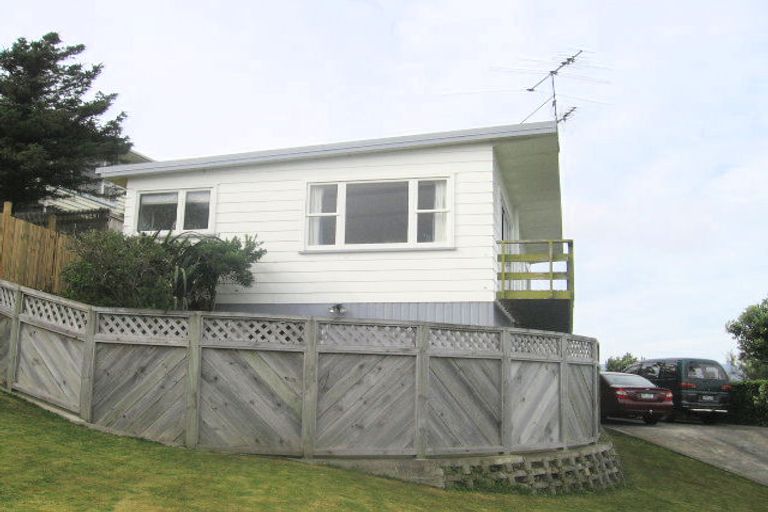 Photo of property in 8 Honeysuckle Grove, Maungaraki, Lower Hutt, 5010