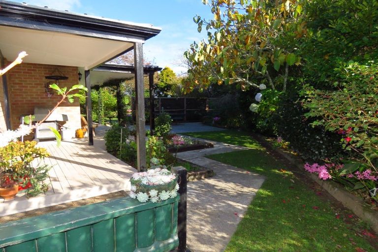 Photo of property in 19 Kew Road, Westport, 7825