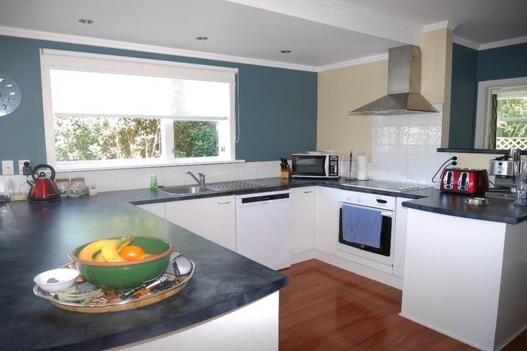 Photo of property in 8 Dale Road, Raumati South, Paraparaumu, 5032