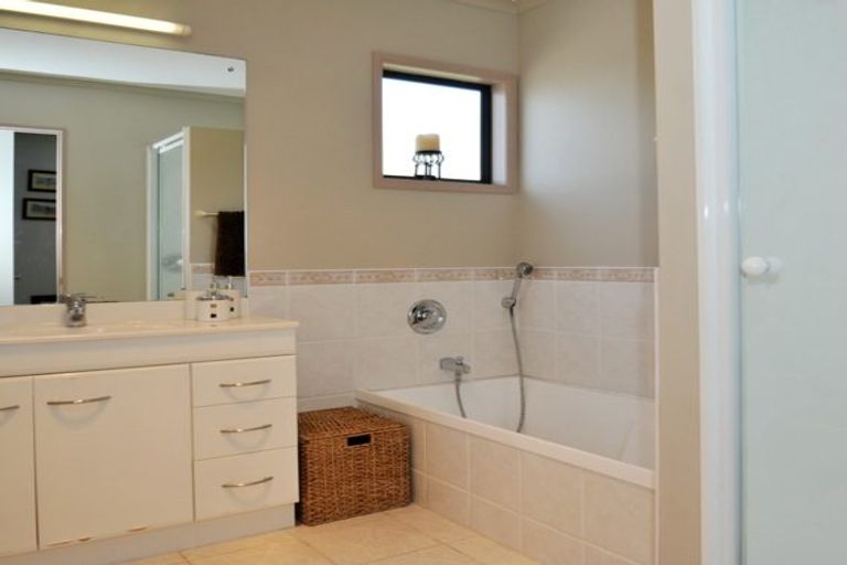 Photo of property in 5 Clifton Road, Browns Bay, Auckland, 0630