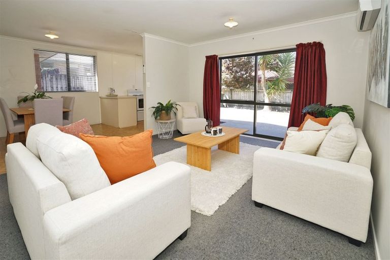 Photo of property in 17 Pointon Glade, Grandview Heights, Hamilton, 3200