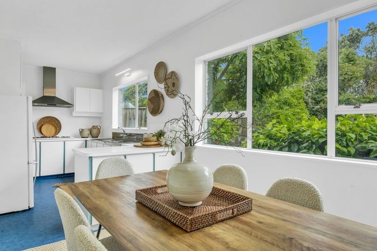 Photo of property in 3b Hunter Place, Merrilands, New Plymouth, 4312