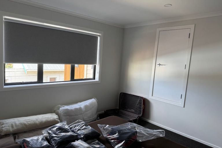 Photo of property in 91c Whites Line East, Waiwhetu, Lower Hutt, 5010