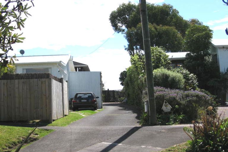 Photo of property in 2/6 Auld Street, Torbay, Auckland, 0630